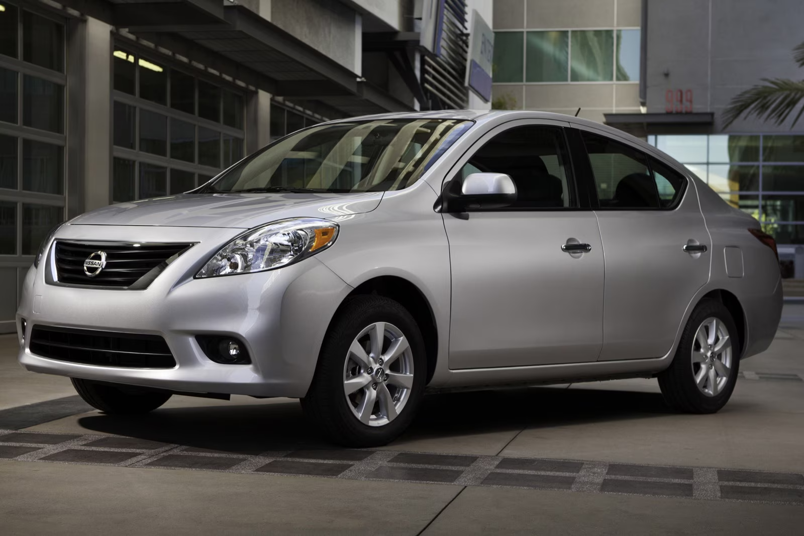 2013–2019 Nissan Versa | 1.6L 4-Cylinder | CVT Automatic | OEM Part #31020-X425A1